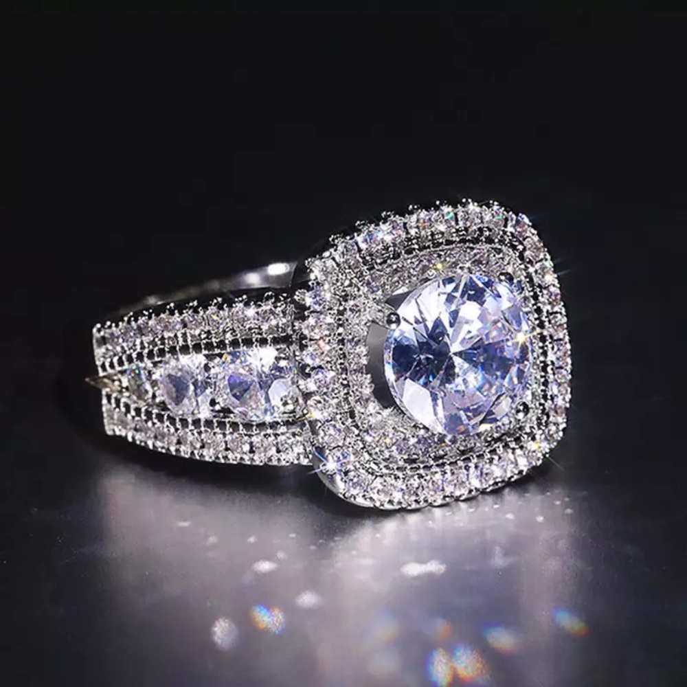 NEW 18K Real White Gold plated ring / simulated Diamond cubic zirconia ring